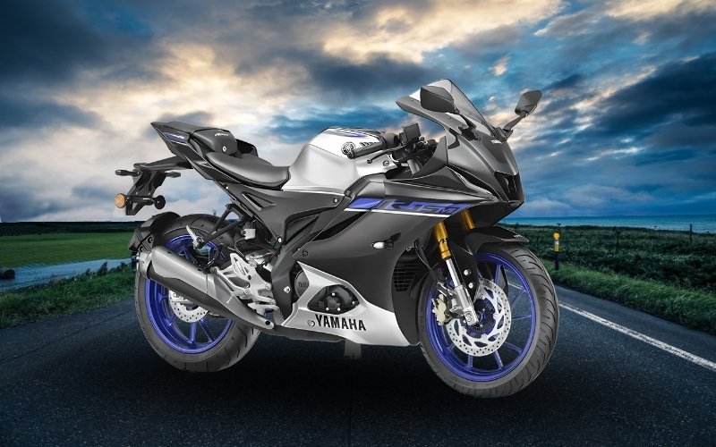 Yamaha R15M